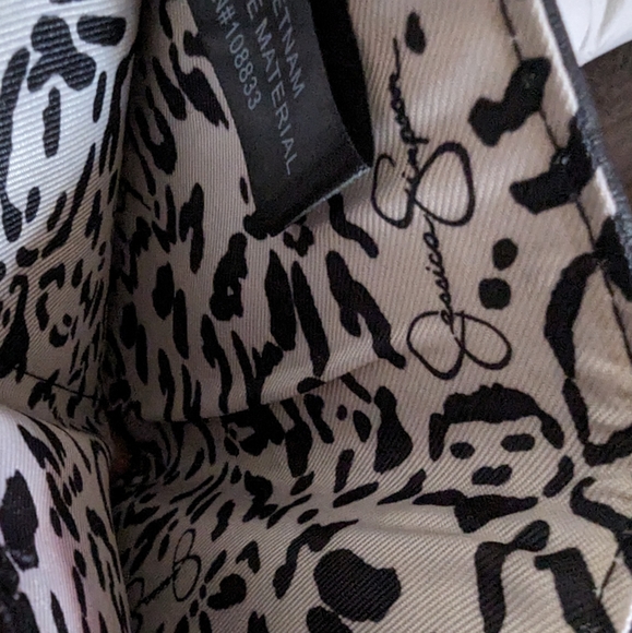 NWOT Jessica Simpson Bi-fold Wallet. - Picture 5 of 7